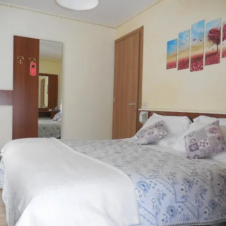 Отель Genzianella 3*